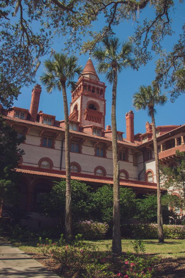 Updated Early 1900S 2Br Cottage Walking Distance To Downtown With Onsite Parking Saint Augustine Eksteriør billede